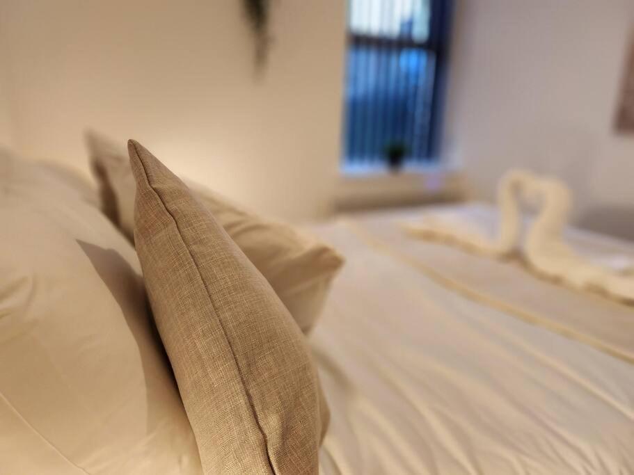 Supervalue 2 - Fast Wifi, Linen, Keyless Entry, Only 10 Mins - By Promise *